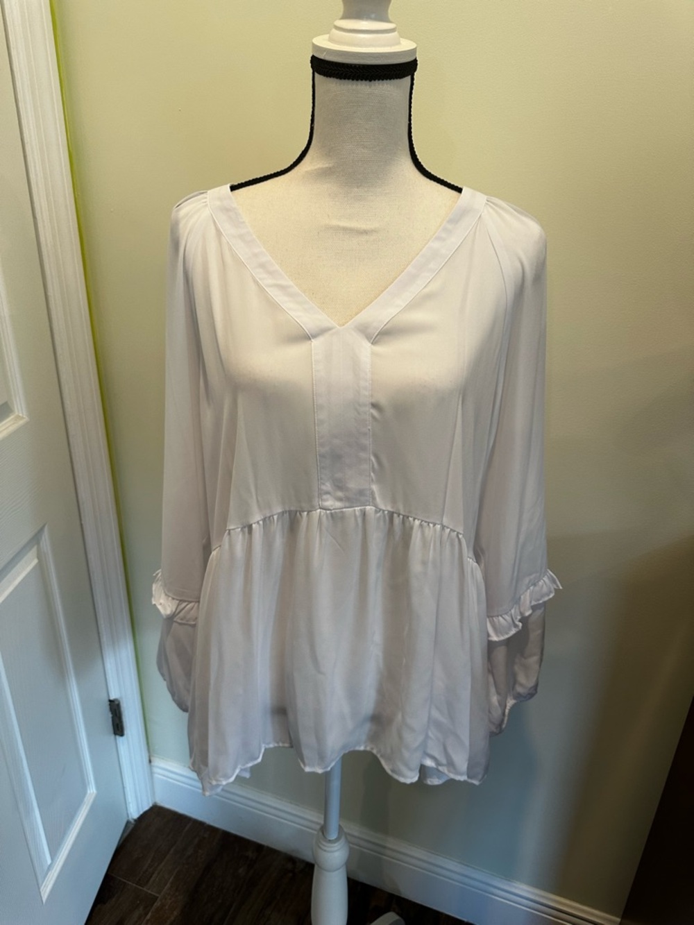 Counterparts White V-Neck Peasant Tunic